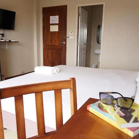 Chompu Nakarin Apartment Trang Ngoại thất bức ảnh