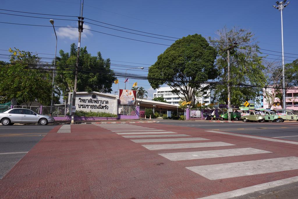 Chompu Nakarin Apartment Trang Ngoại thất bức ảnh