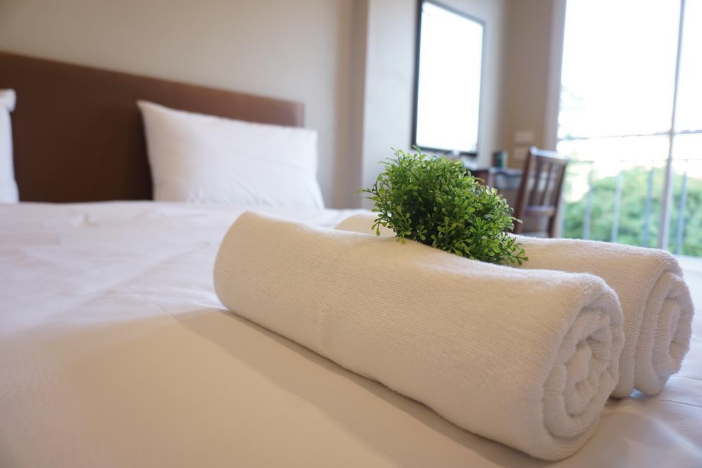 Chompu Nakarin Apartment Trang Ngoại thất bức ảnh