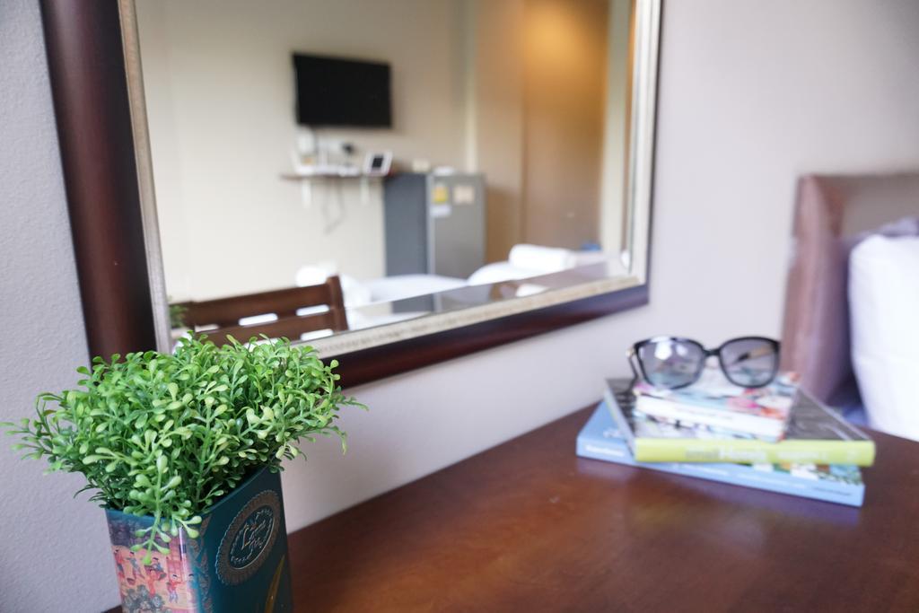 Chompu Nakarin Apartment Trang Ngoại thất bức ảnh