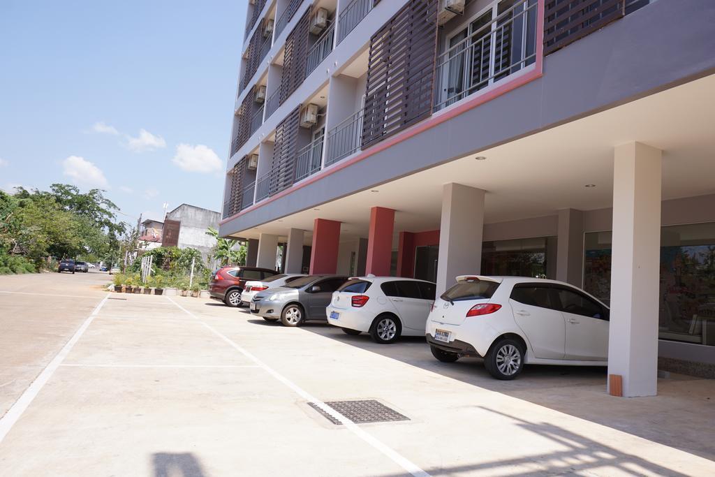 Chompu Nakarin Apartment Trang Ngoại thất bức ảnh