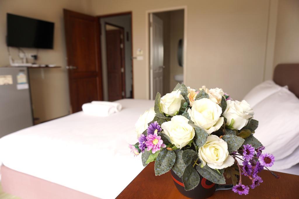 Chompu Nakarin Apartment Trang Ngoại thất bức ảnh