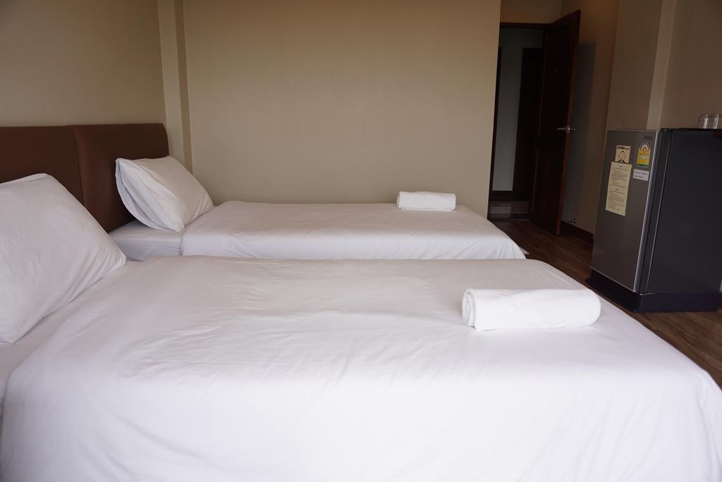 Chompu Nakarin Apartment Trang Ngoại thất bức ảnh