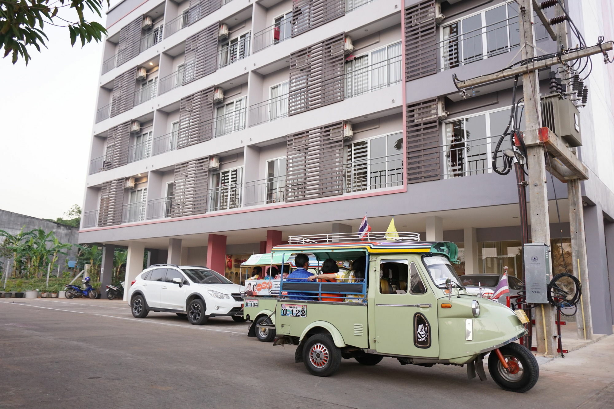 Chompu Nakarin Apartment Trang Ngoại thất bức ảnh