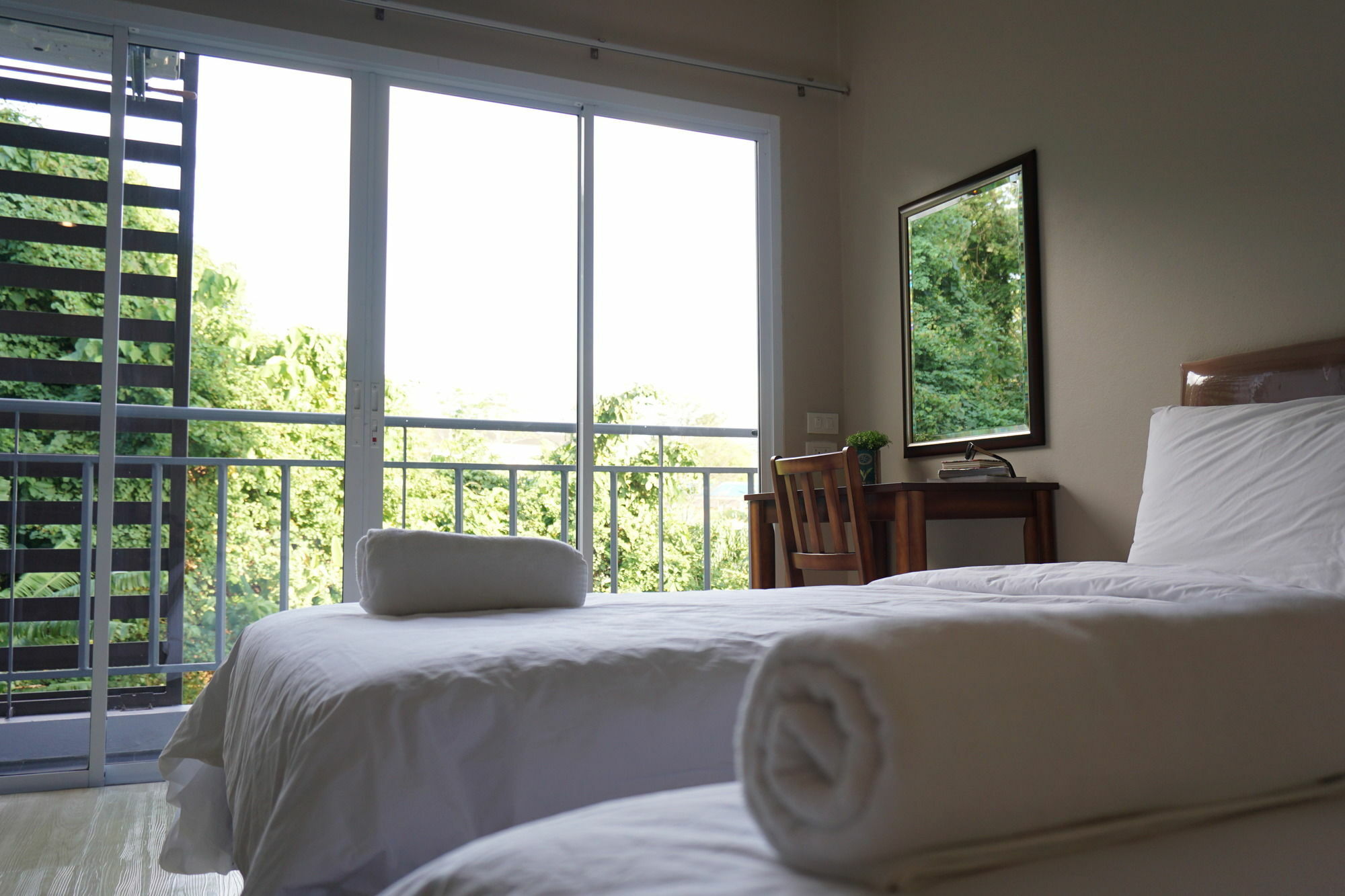 Chompu Nakarin Apartment Trang Ngoại thất bức ảnh